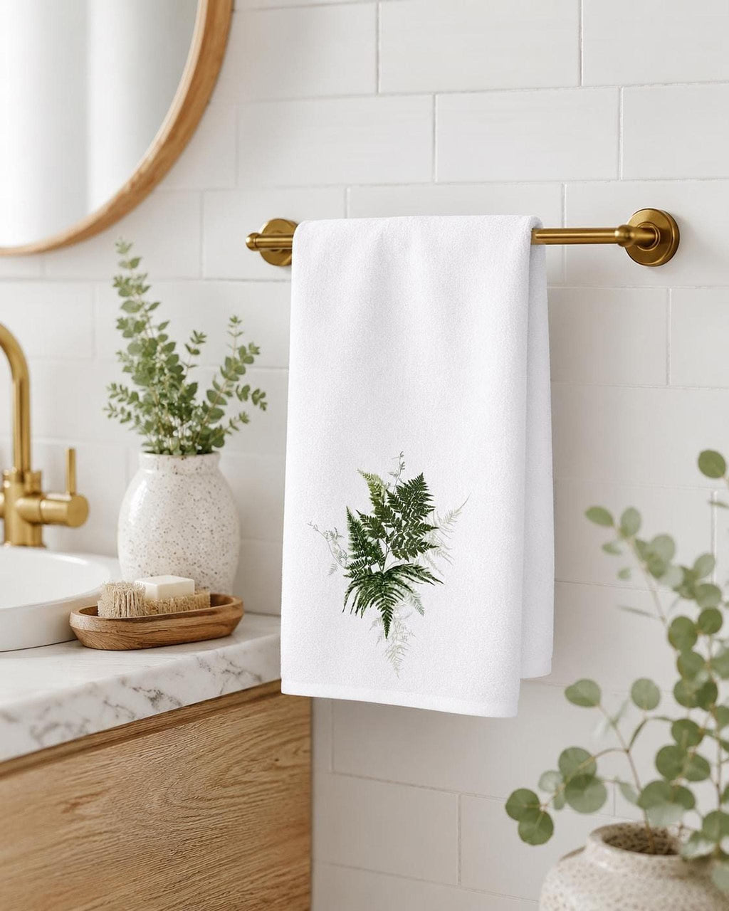 Fern Hand Towel, White Botanical Bath Decor with Greenery Design