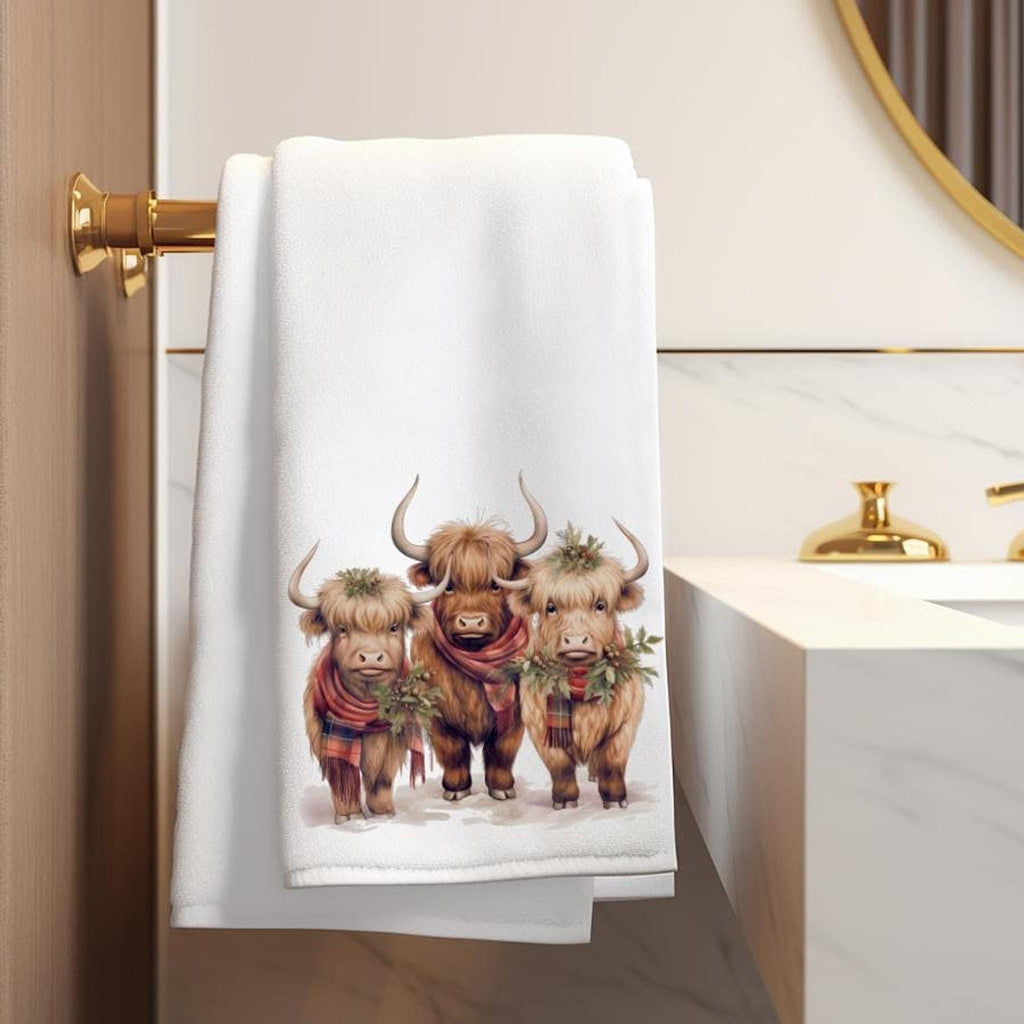 Highland Cow Bath Towel, Rustic Winter Decor for Cozy Bathrooms
