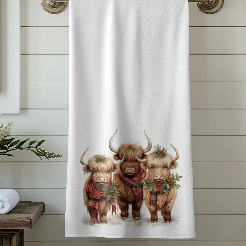 Highland Cow Bath Towel, Rustic Winter Decor for Cozy Bathrooms
