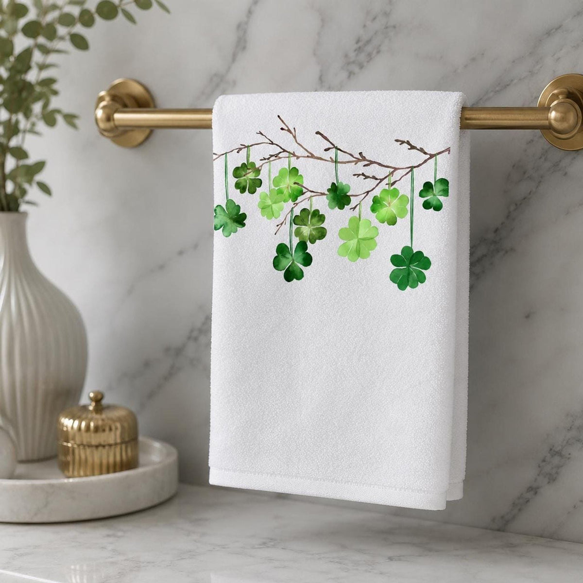 Shamrock Fingertip Towel, St Patrick’s Day Decor, Irish Guest Bath Accent, Lucky Gift