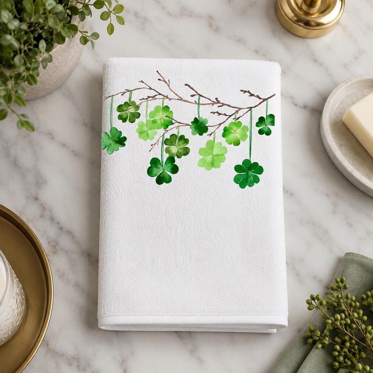 Shamrock Fingertip Towel, St Patrick’s Day Decor, Irish Guest Bath Accent, Lucky Gift