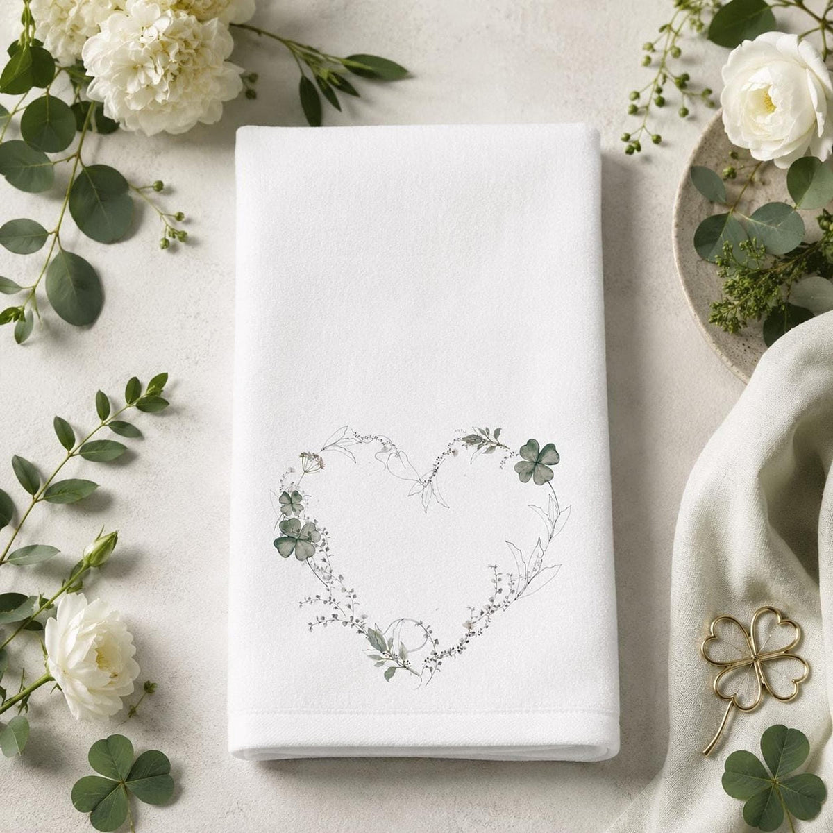 Fingertip Towel, 11 x 18-Inch Sheared Polyester Front, Botanical Clover Heart