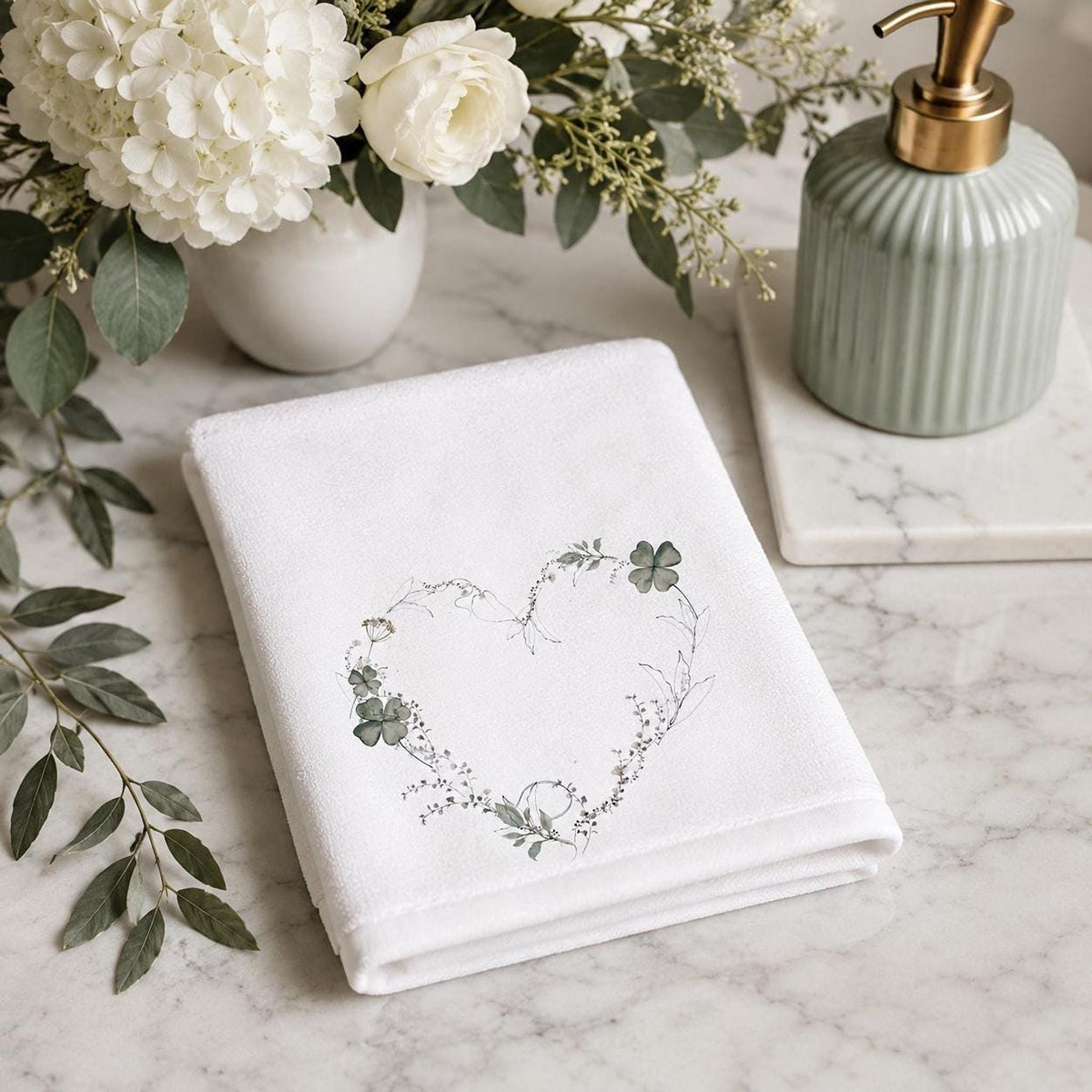 Fingertip Towel, 11 x 18-Inch Sheared Polyester Front, Botanical Clover Heart