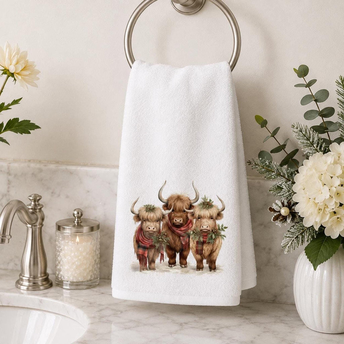 Highland Cow Christmas Hand Towel, Rustic Farmhouse Bathroom Decor, Winter Guest Gift